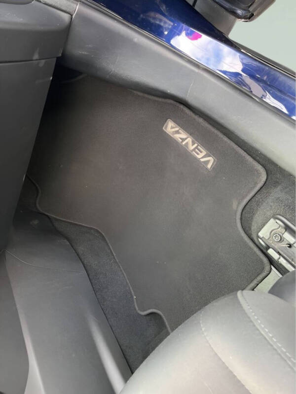 2021 Toyota Venza LE