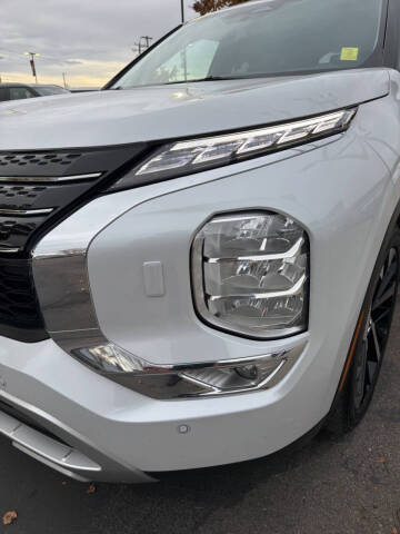 2025 Mitsubishi Outlander PHEV SE