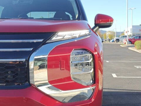 2025 Mitsubishi Outlander ES