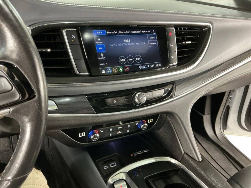 2022 Buick Enclave Essence