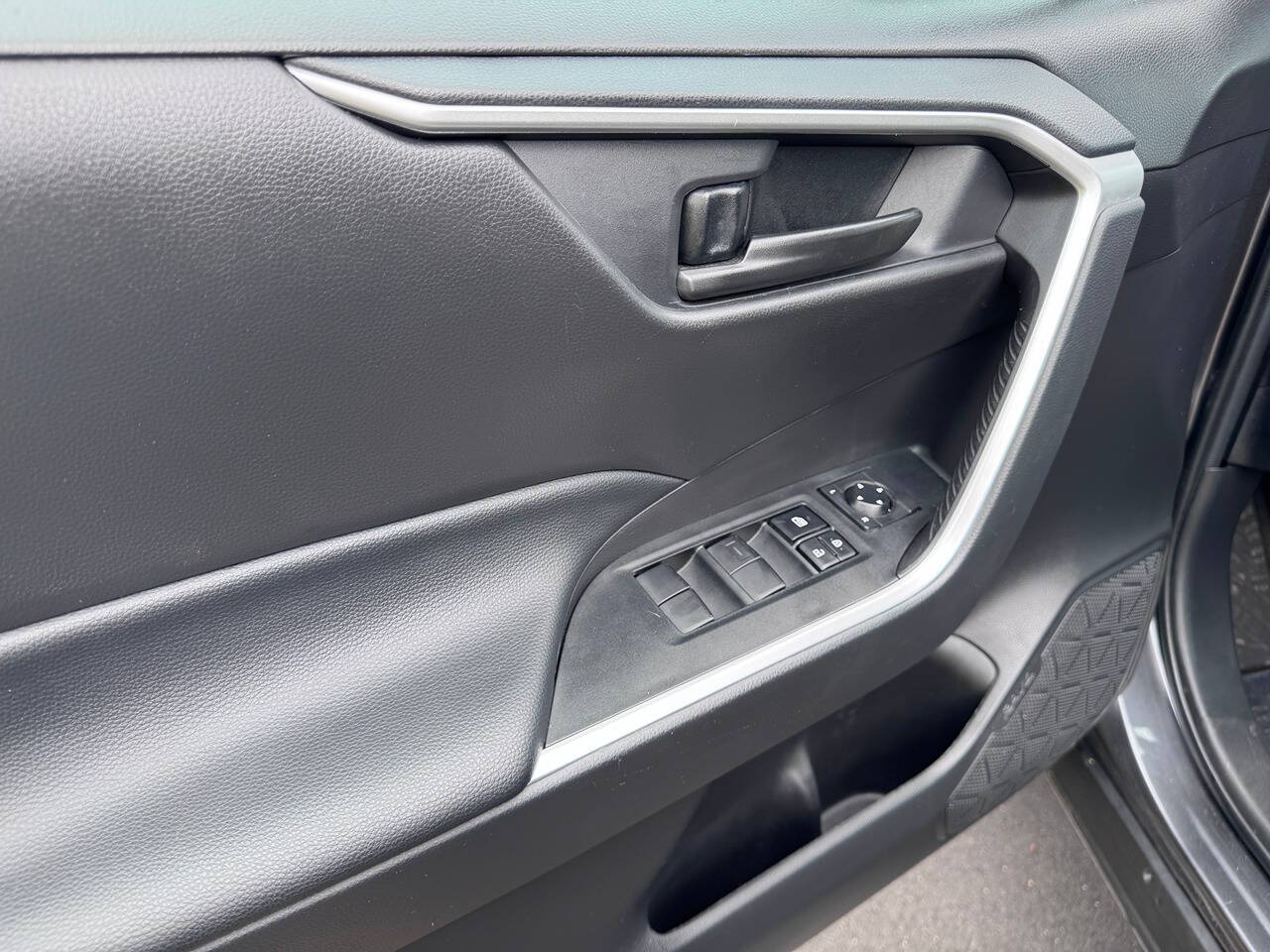 2024 Toyota RAV4 3