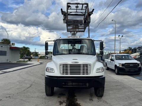 2019 Freightliner M2 106