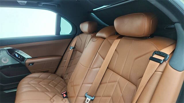 2023 BMW 7 Series 740i