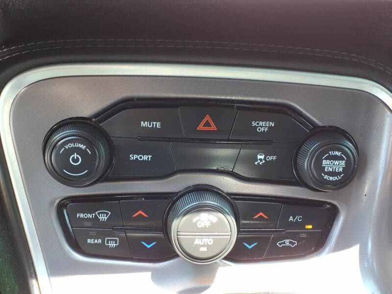 2019 Dodge Challenger SXT