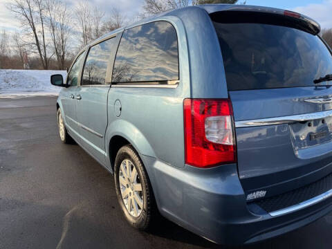 2011 Chrysler Town and Country Touring-L