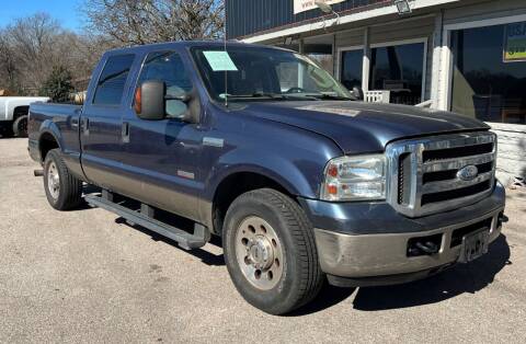 2005 Ford F-250 Super Duty for sale at USA AUTO CENTER in Austin TX