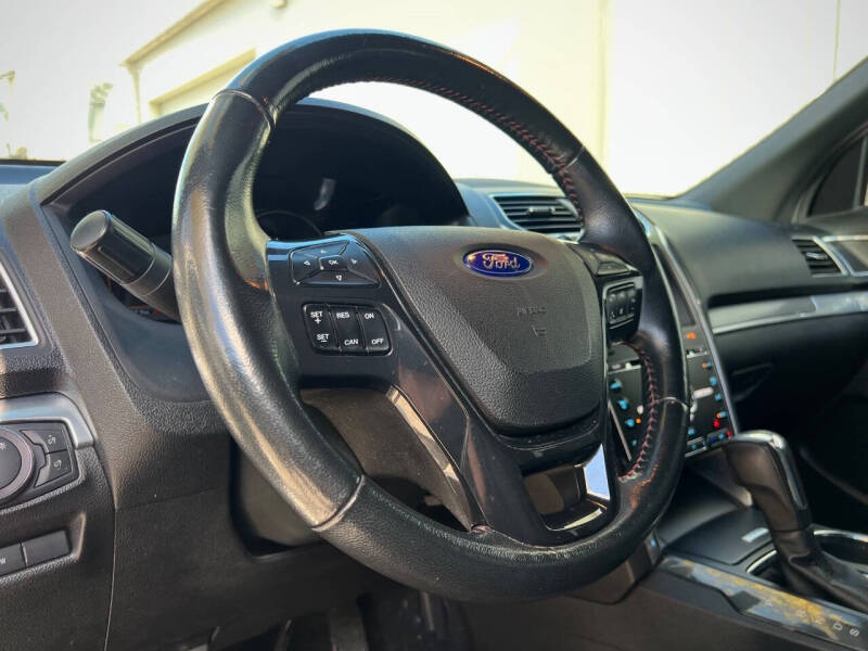 2017 Ford Explorer Sport