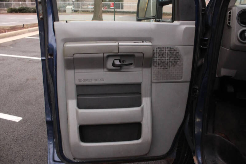 2013 Ford E-Series E-350 SD