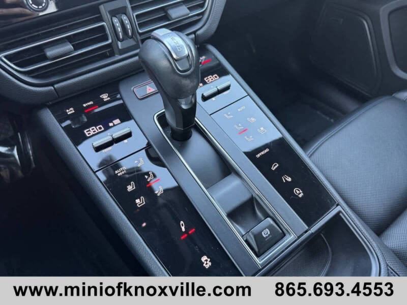 2024 Porsche Macan T