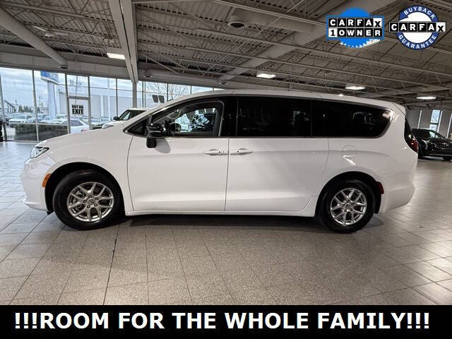 2024 Chrysler Pacifica Touring L