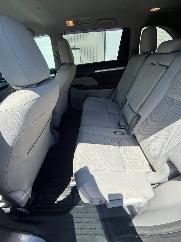 2018 Toyota Highlander LE