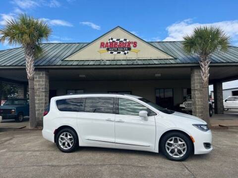 2017 Chrysler Pacifica for sale at Rabeaux's Auto Sales in Lafayette LA