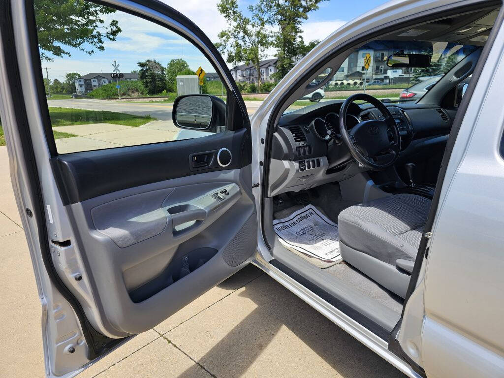 2006 Toyota Tacoma for sale at Bigfoot Auto in Hiawatha, IA