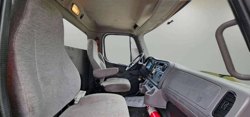 2016 Freightliner M2 106