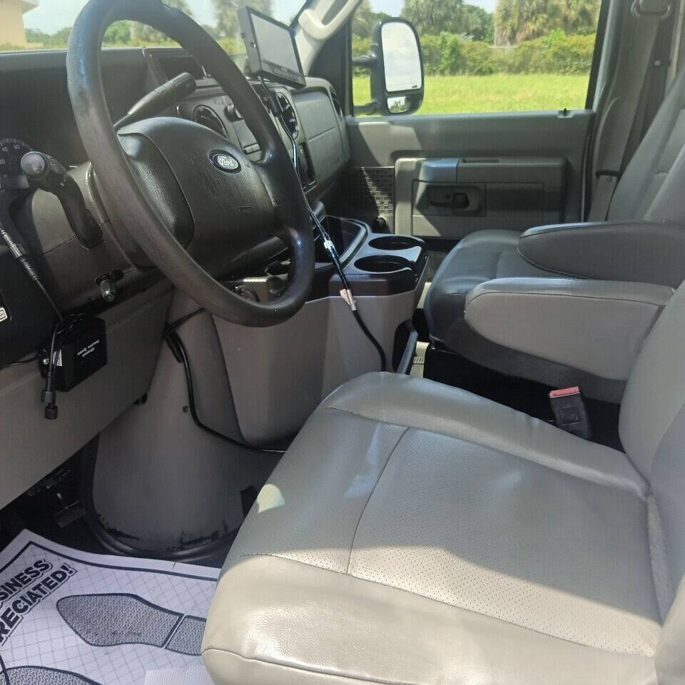 2015 Ford E-Series Box Truck - $11,500