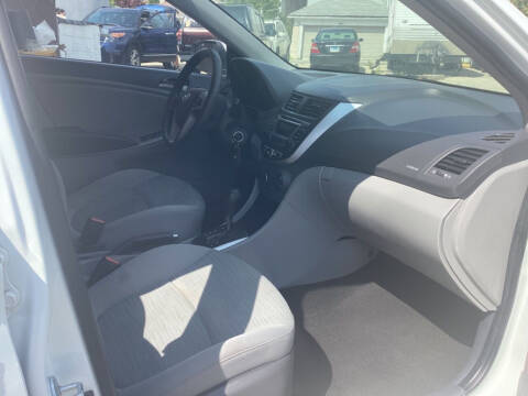 2016 Hyundai Accent SE