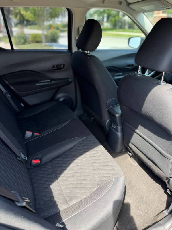 2022 Nissan Kicks S