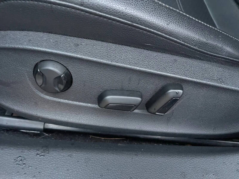 2013 Volkswagen Passat SE PZEV