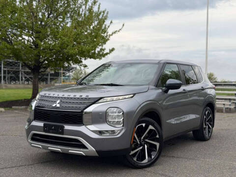 2022 Mitsubishi Outlander SE