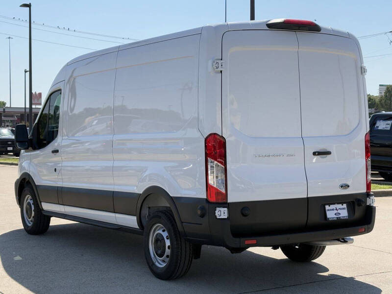 2025 Ford Transit 250