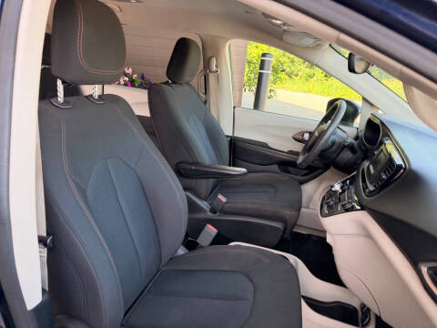 2017 Chrysler Pacifica Touring