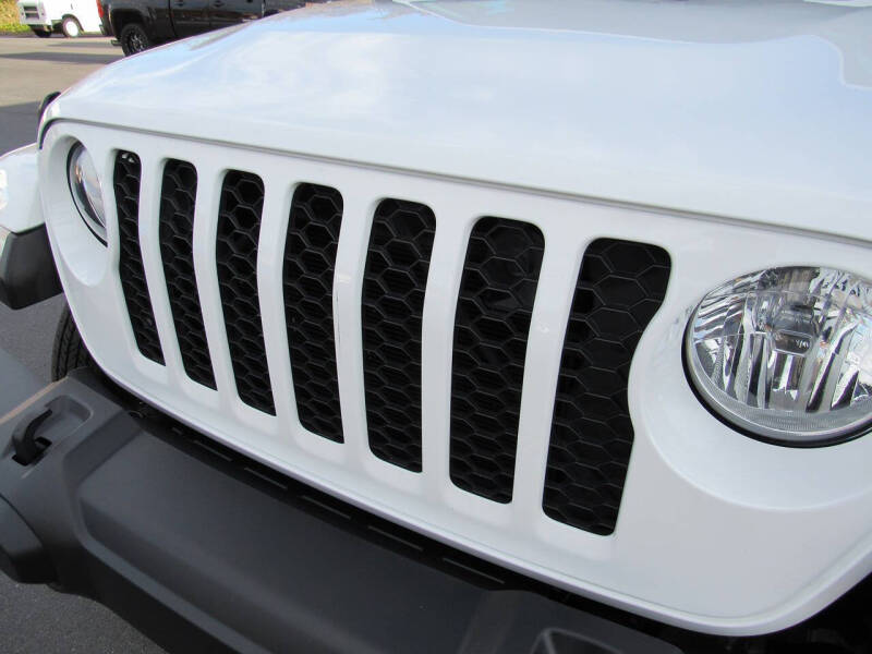 2023 Jeep Gladiator Sport S