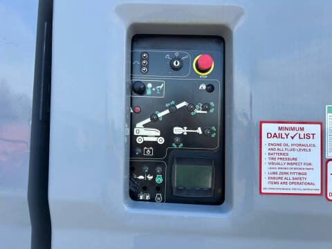 2015 Genie S-65 Boom / Manlift