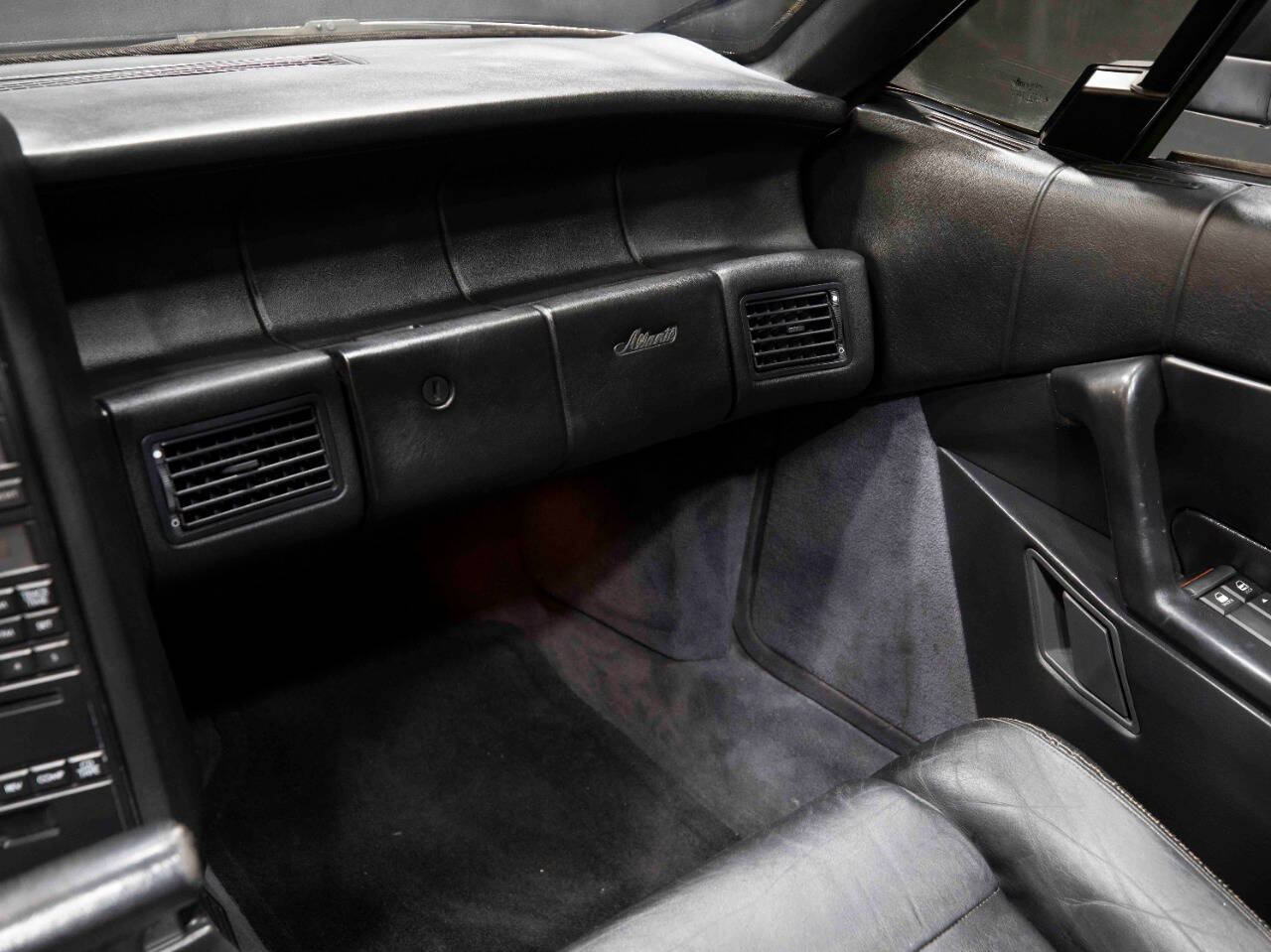1992 Cadillac Allante 53