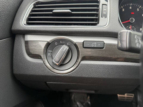 2016 Volkswagen Passat 1.8T SE