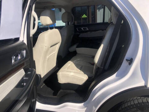 2017 Ford Explorer Platinum