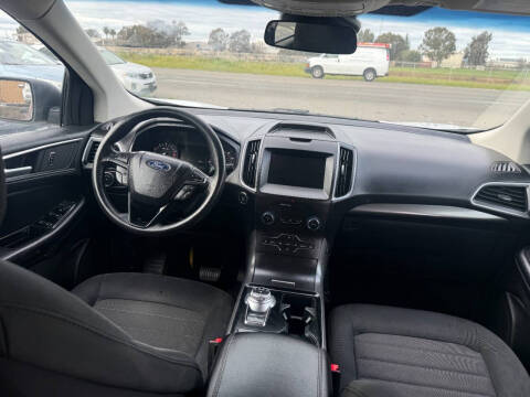 2020 Ford Edge SE