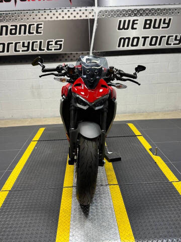 2022 Ducati Streetfighter V2