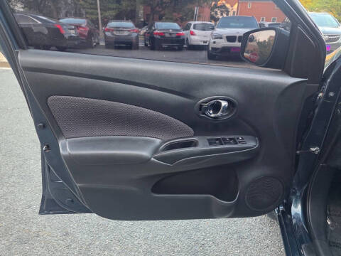 2016 Nissan Versa 1.6 SV