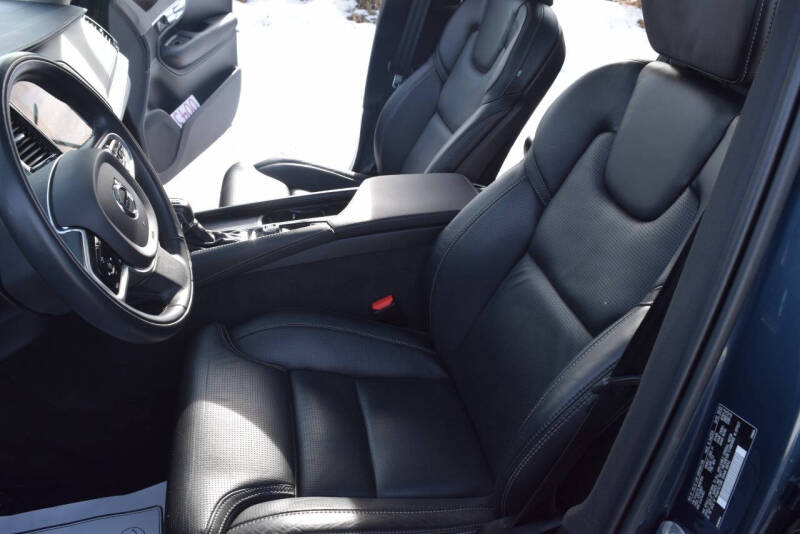 2022 Volvo XC90 T6 Inscription 6-Passenger