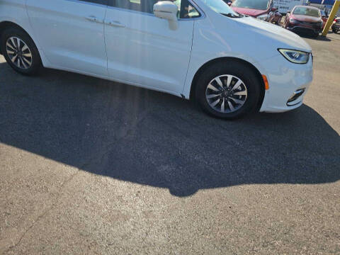 2022 Chrysler Pacifica Hybrid Touring L