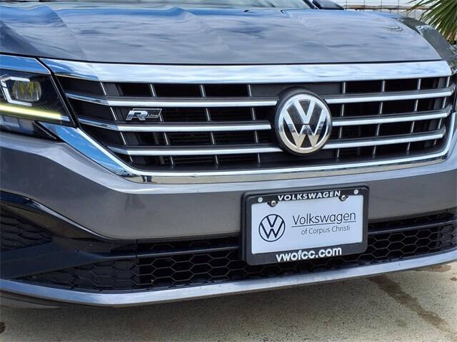 2022 Volkswagen Passat R-Line