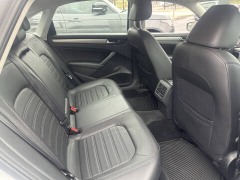 2015 Volkswagen Passat 1.8T SE