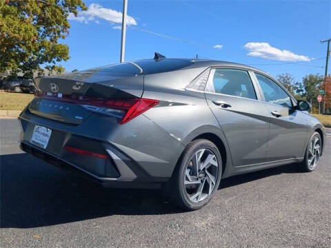 2025 Hyundai Elantra Hybrid Limited