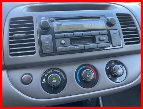 2004 Toyota Camry LE