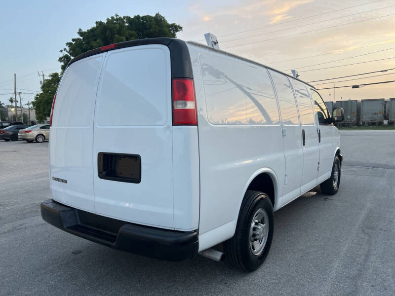 2017 Chevrolet Express 2500