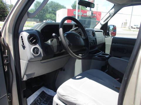 2011 Ford E-Series E-150 XLT