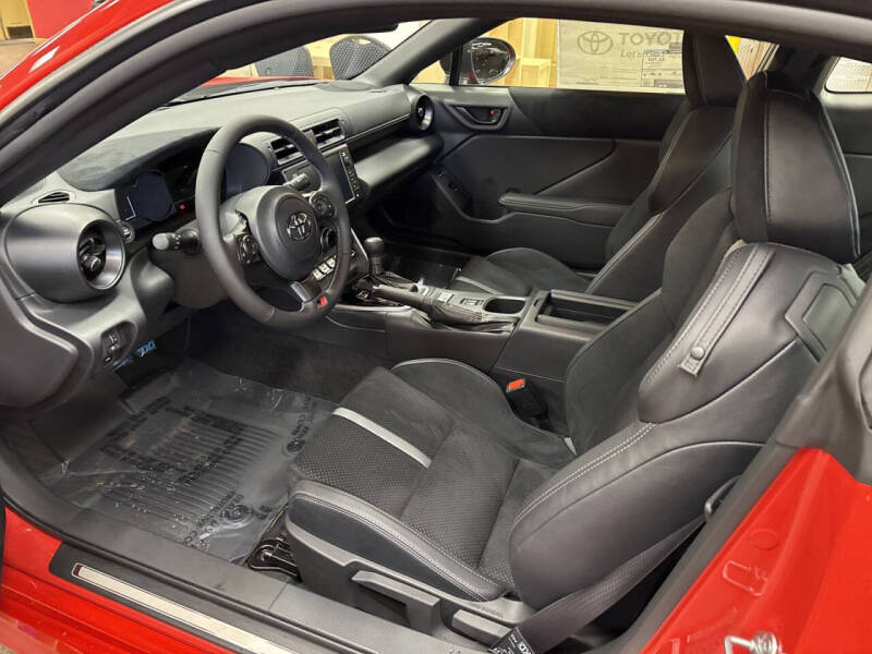 2025 Toyota GR86 Premium