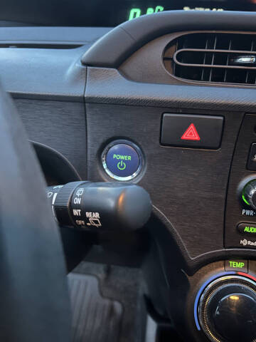 2012 Toyota Prius c Four