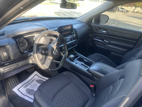 2022 Nissan Pathfinder S