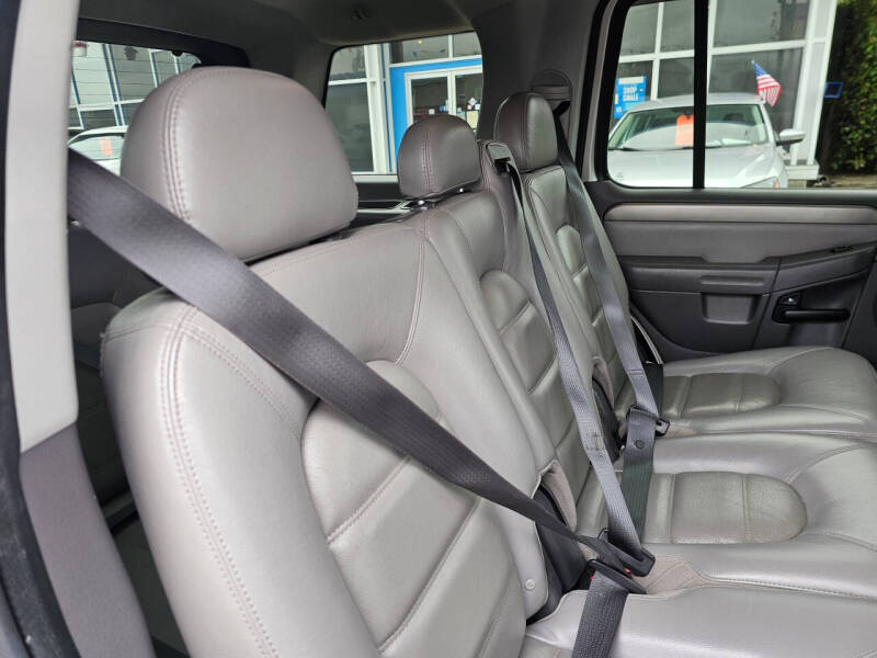 2004 Ford Explorer XLT