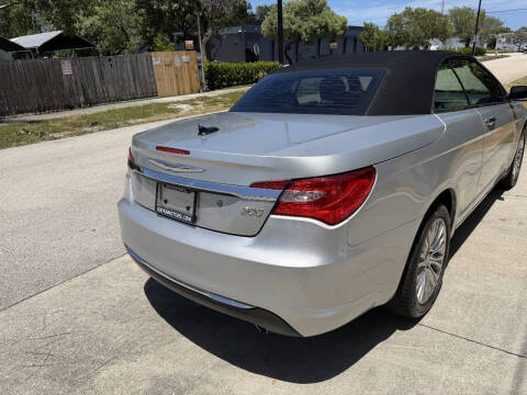 2011 Chrysler 200 Limited