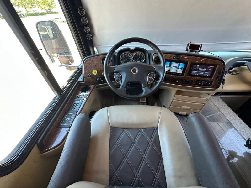 2014 Freightliner XCR Chassis