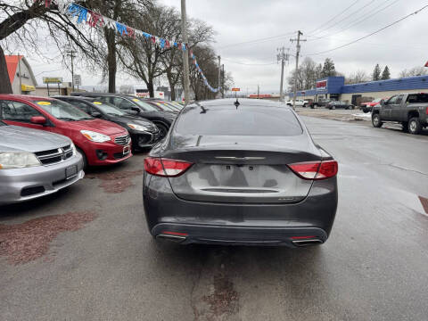 2016 Chrysler 200 S