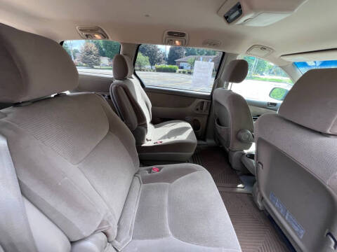 2004 Toyota Sienna