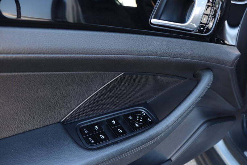 2019 Porsche Panamera 4